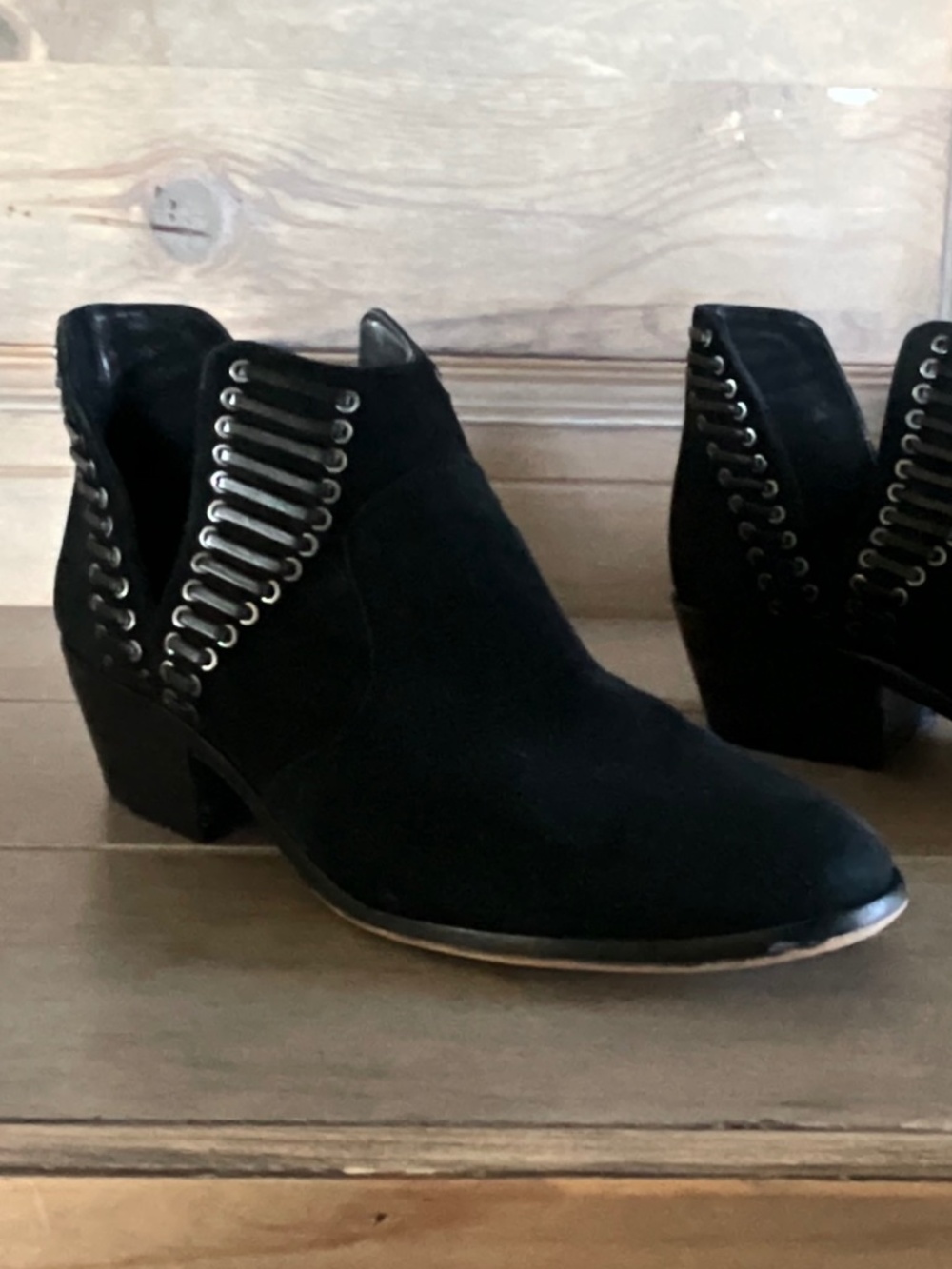 Vince Camuto Black Leather Suede Ankle Booties Women Sz 9 Side V Cut